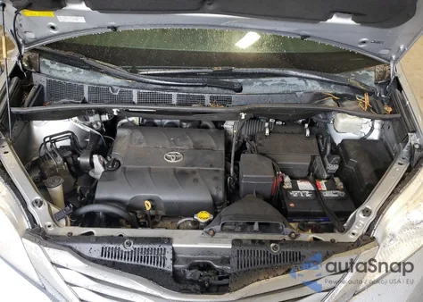 2014 Toyota Sienna Xle z USA, uszkodzony, nr VIN 5TDDK3DC1ES087560